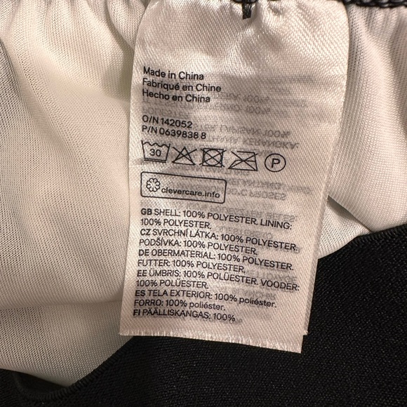 Pleated midi skirt with green and black chevron stripes - Picture 4 of 5